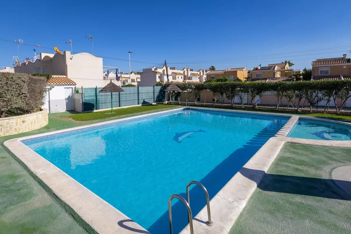 Coastal Four Bedroom Villa in Torrevieja photo 2