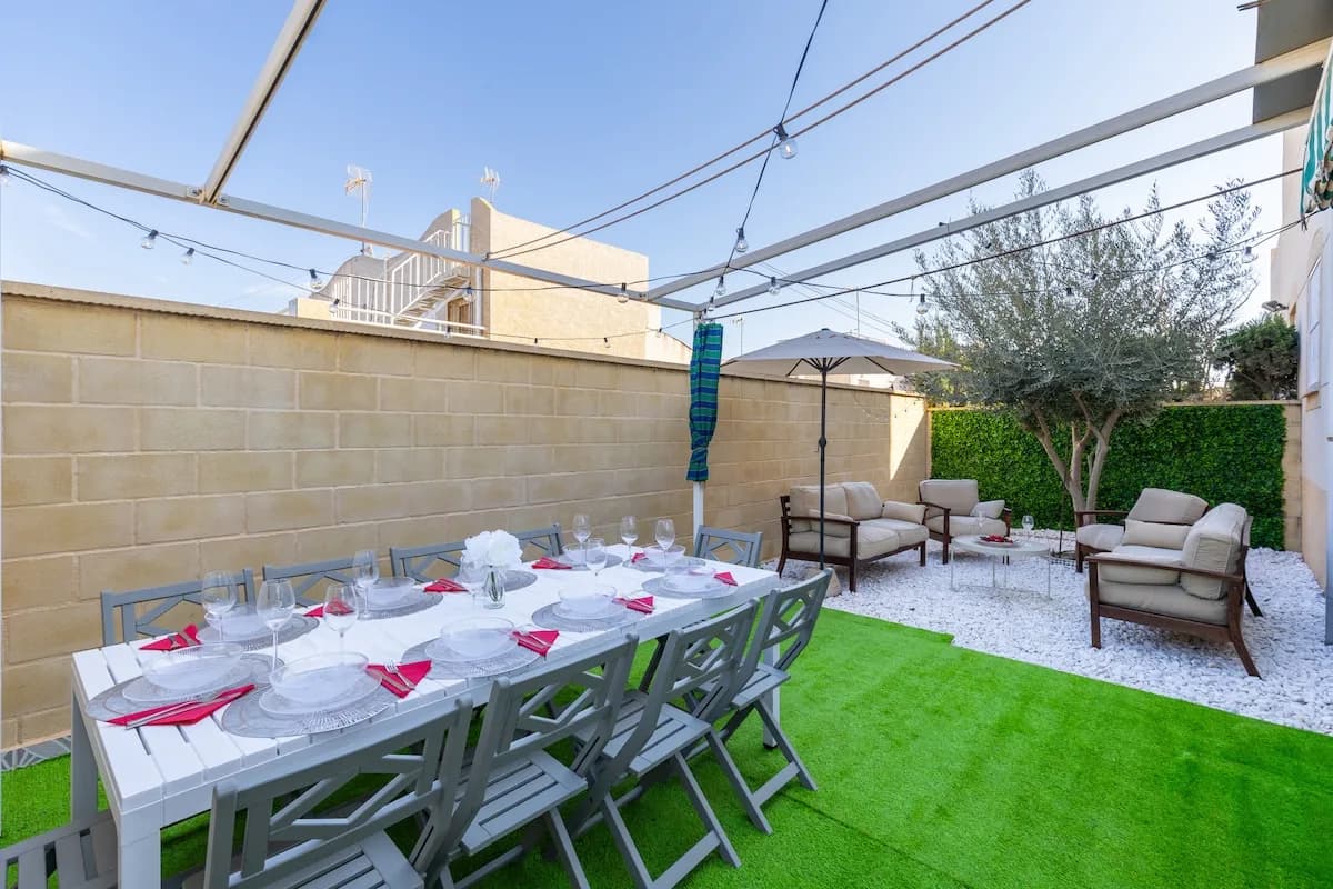 Coastal Four Bedroom Villa in Torrevieja photo 3