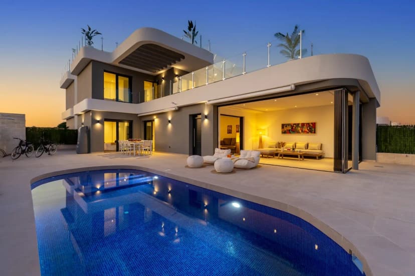 Stylish Three Bedroom Villa in Costa Calida