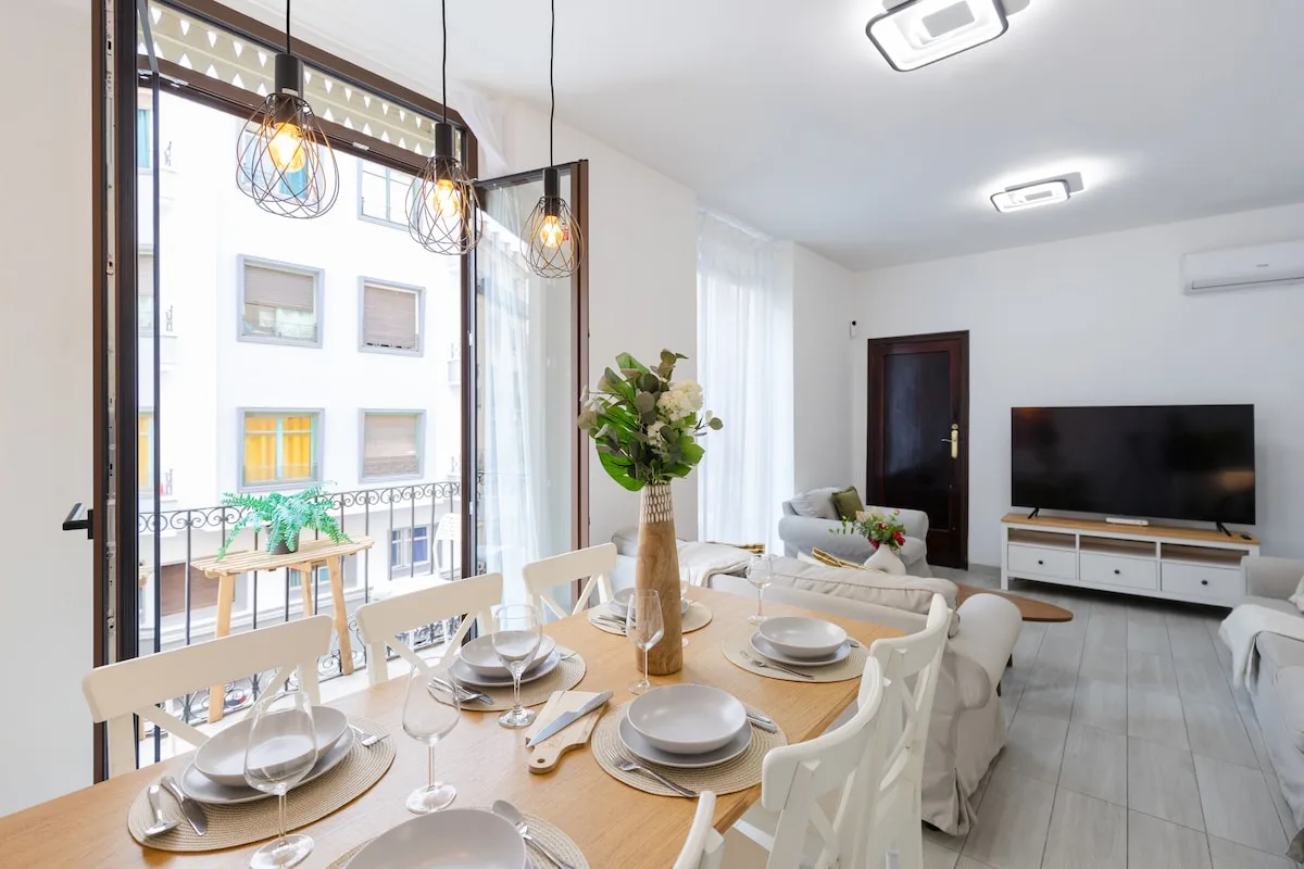 Elegant Cityscape Villa in Alicante photo 2
