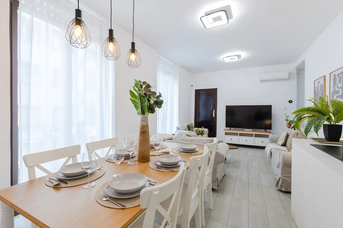 Elegant Cityscape Villa in Alicante photo 3