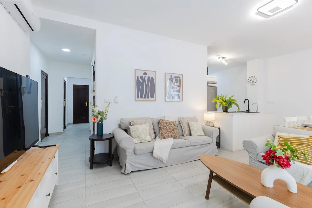 Elegant Cityscape Villa in Alicante photo 5