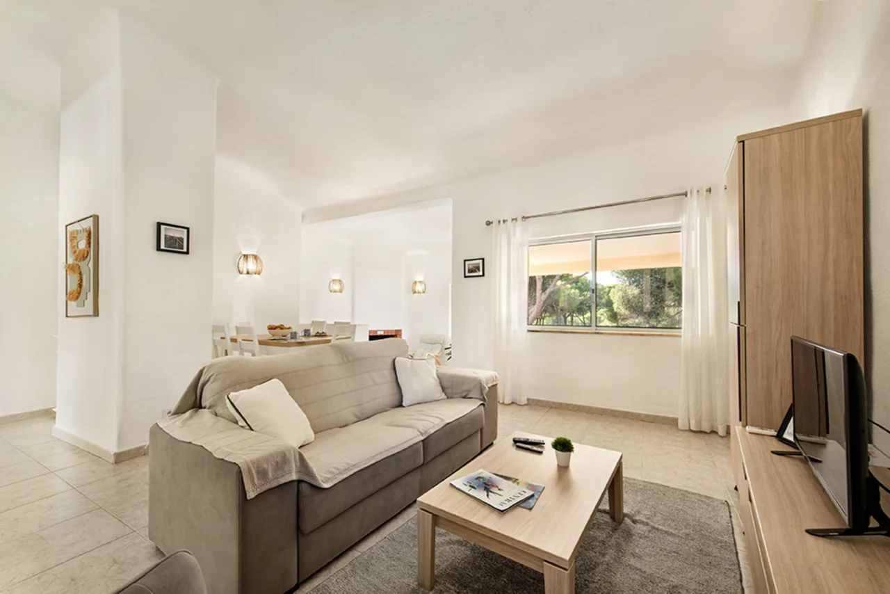 Terrace View Two Bedroom Villa in Vilamoura photo 3