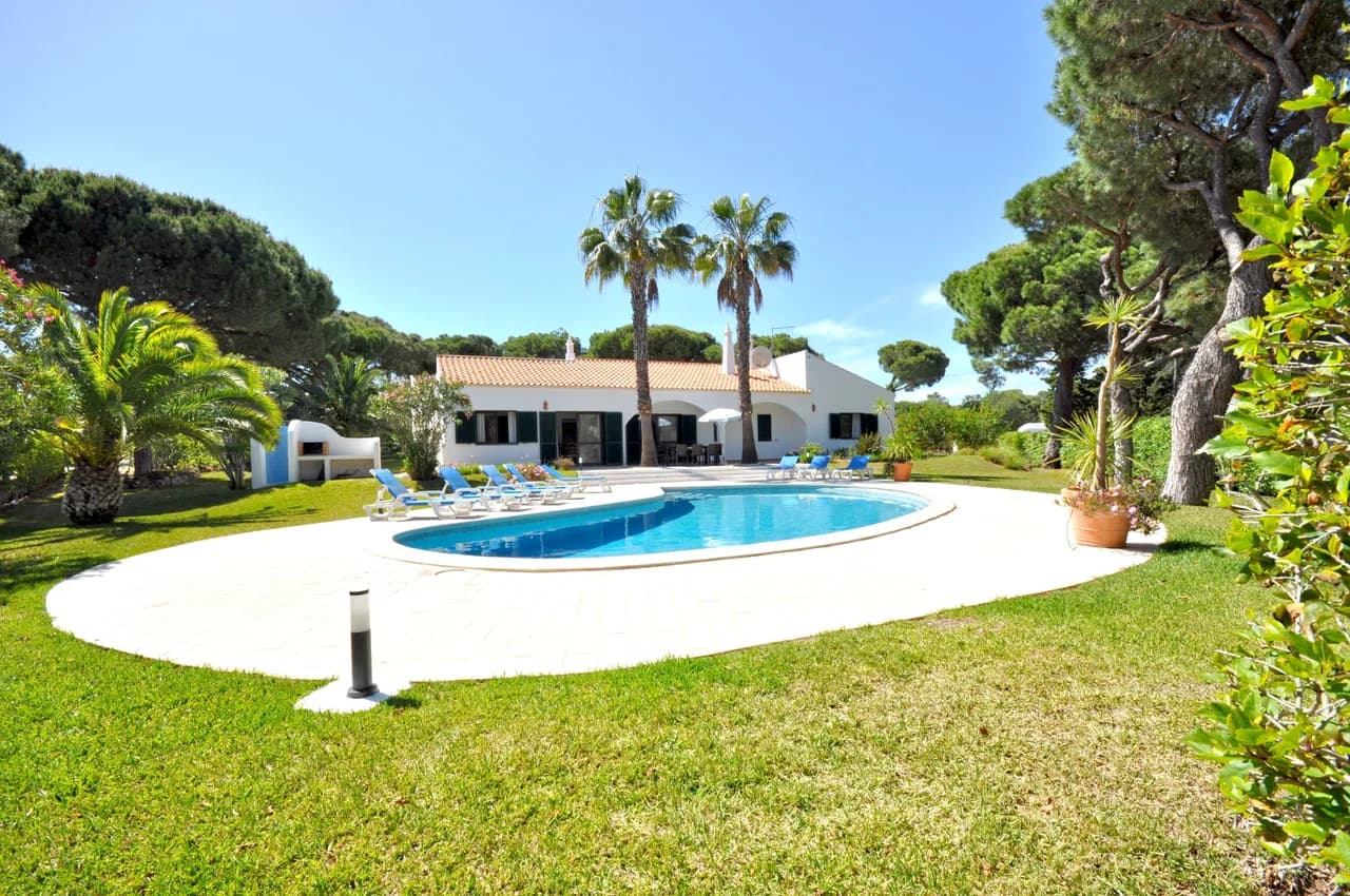 Spacious Three Bedroom Retreat in Bacelada photo 2