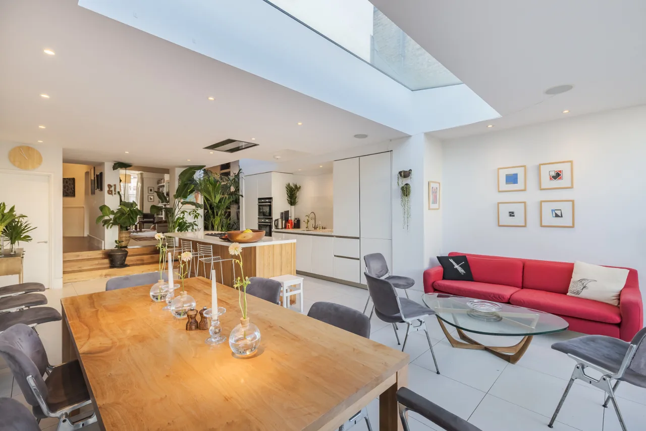 Modern Three Bedroom Villa in Putney photo 5
