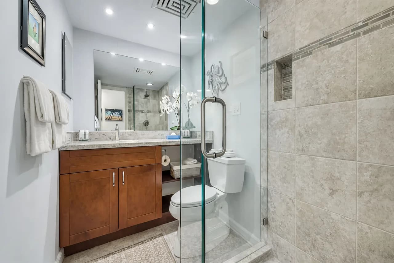 Kamaole Sands 5-210 - Stunning 1BR/2BA, King Bed, Center-Cut Bldg 5, AC, Wi-Fi photo 5