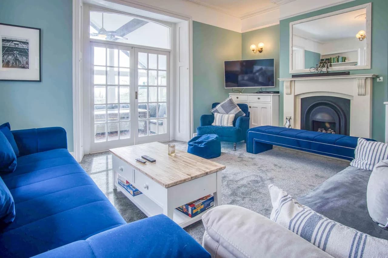 Historic Five Bedroom Villa in Swansea photo 2
