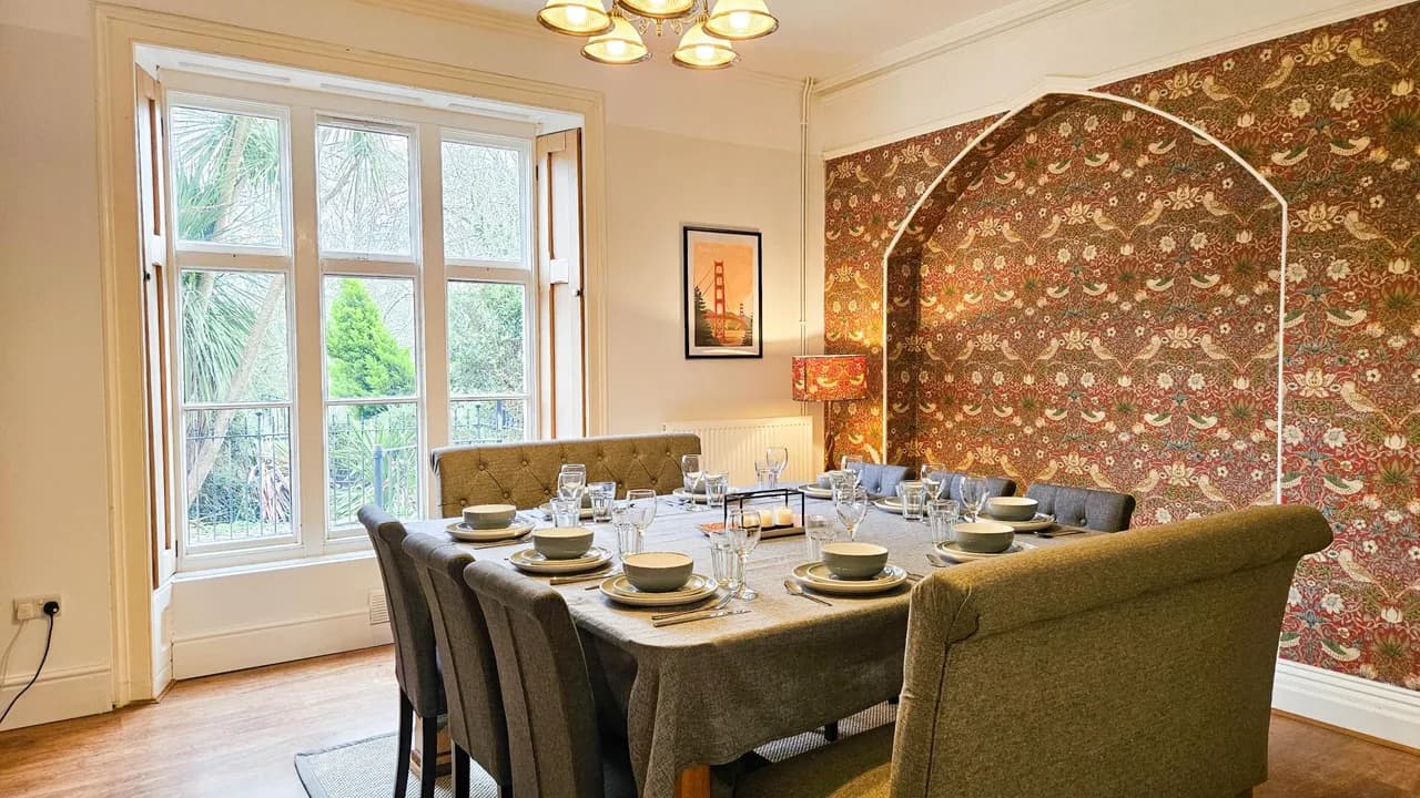 Historic Five Bedroom Villa in Swansea photo 3