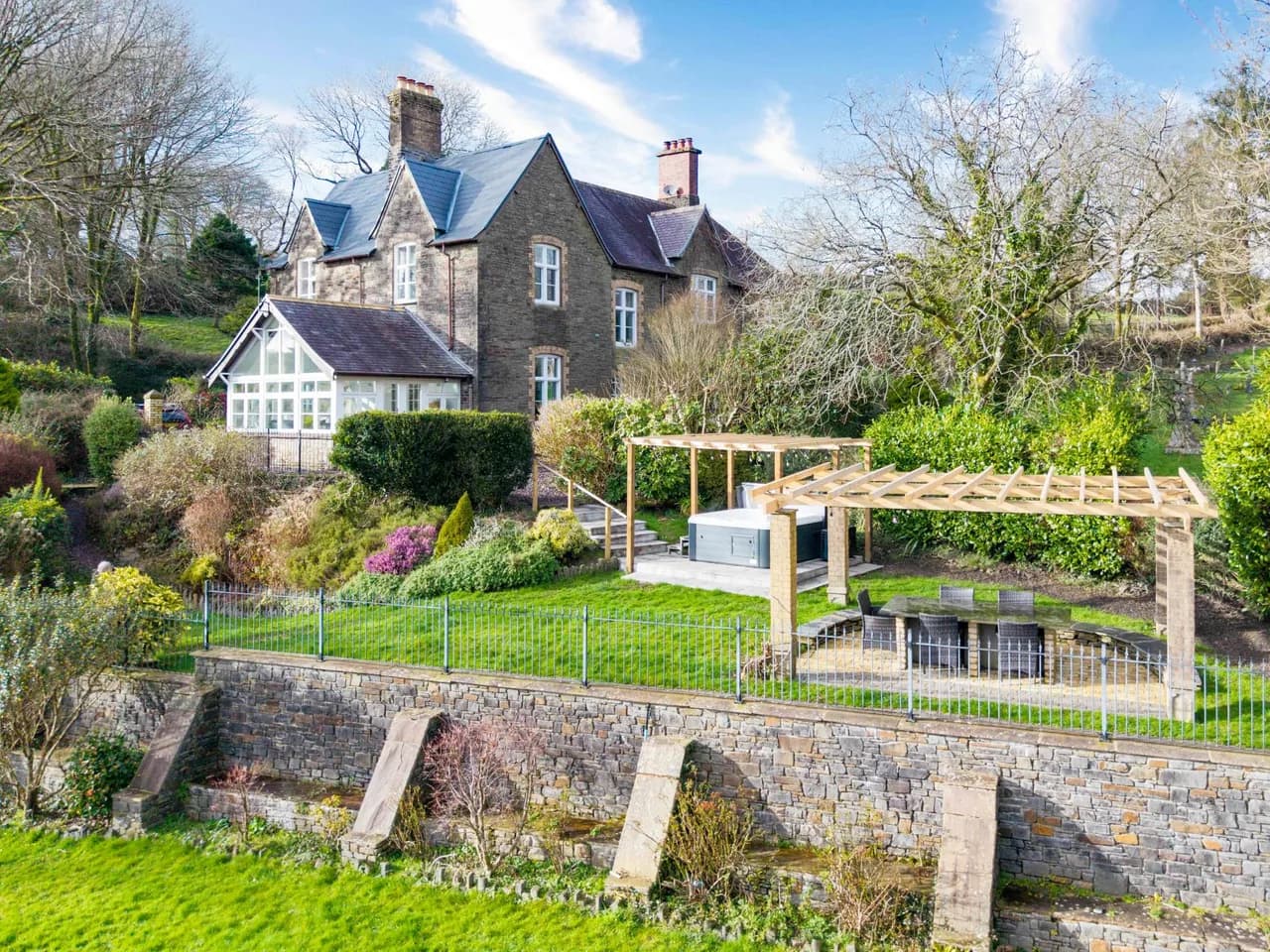 Historic Five Bedroom Villa in Swansea photo 4