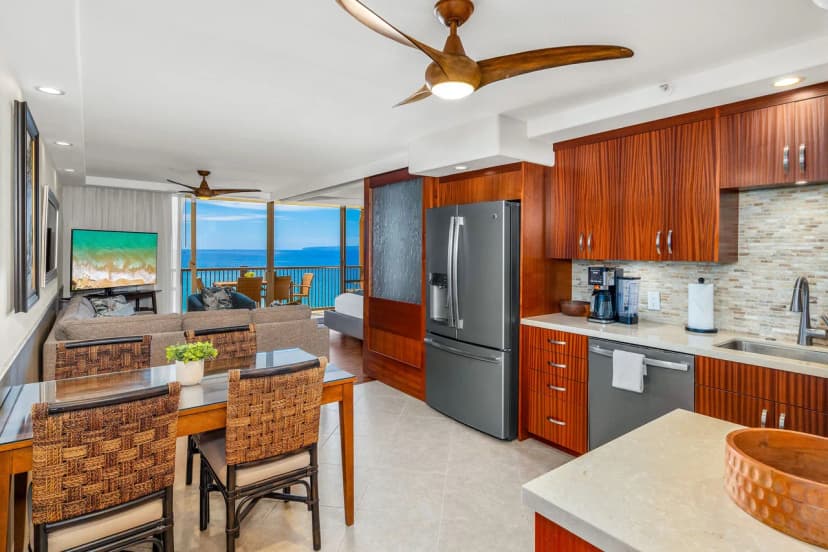 Mana Kai 811 - Oceanfront, Top Floor, Stunning Renovation, 2BR, Kings, Split AC
