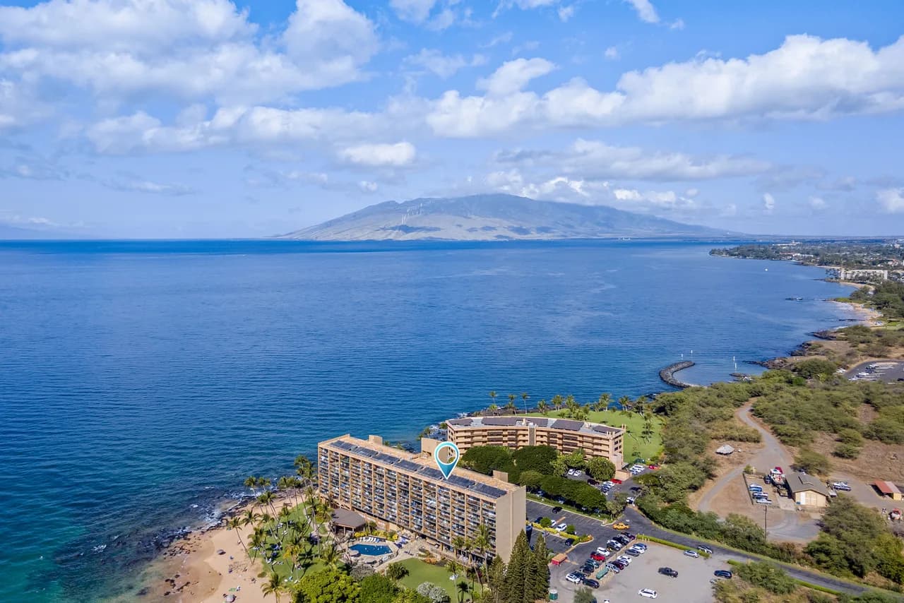 Mana Kai 811 - Oceanfront, Top Floor, Stunning Renovation, 2BR, Kings, Split AC photo 5