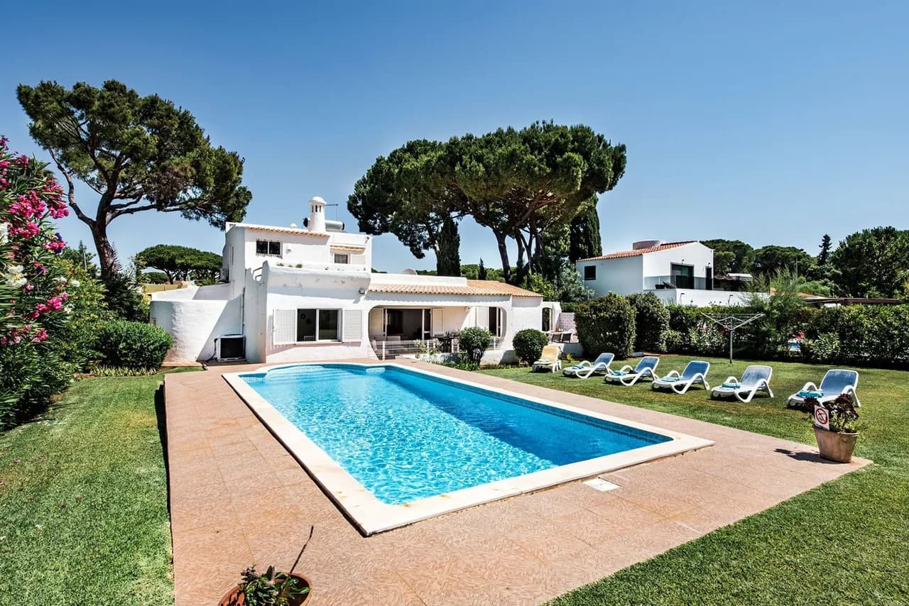 Terrace Three Bedroom Villa in Loule photo 2