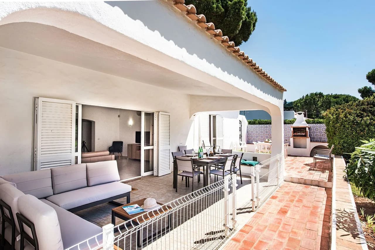 Terrace Three Bedroom Villa in Loule photo 3