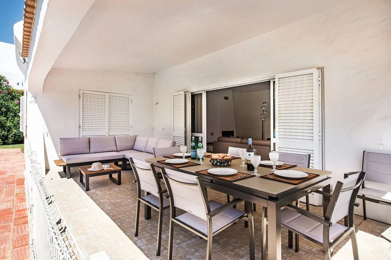 Terrace Three Bedroom Villa in Loule photo 4
