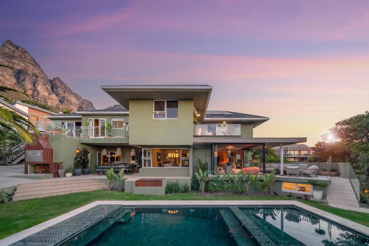 Luxury Five Bedroom Villa in Camps Bay