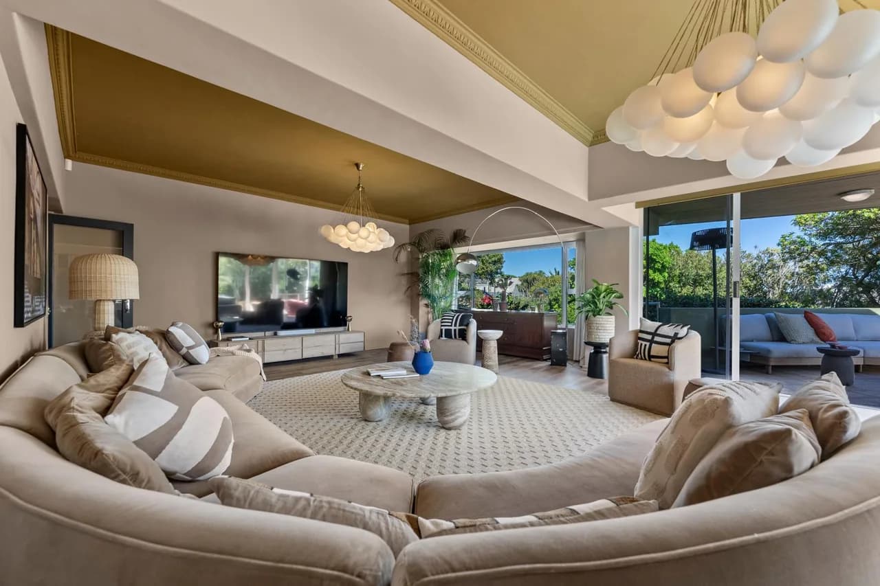 Luxury Five Bedroom Villa in Camps Bay photo 2