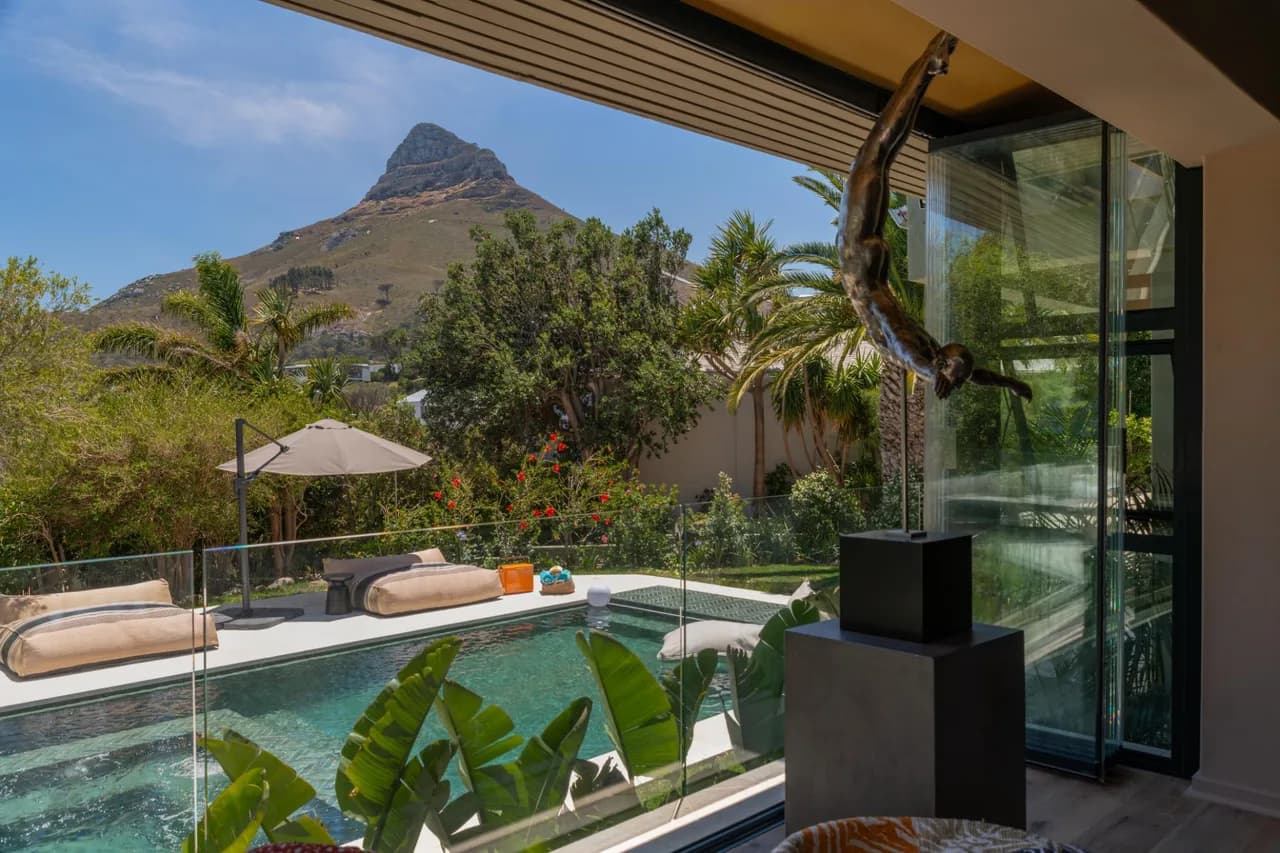 Luxury Five Bedroom Villa in Camps Bay photo 3
