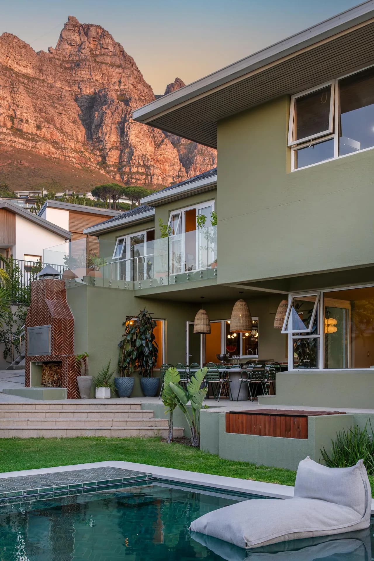 Luxury Five Bedroom Villa in Camps Bay photo 4