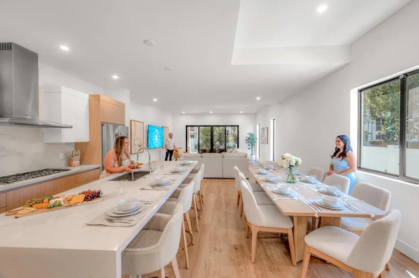 Townhouse / Heated Pool / Centrally Located / Malibu Key Two