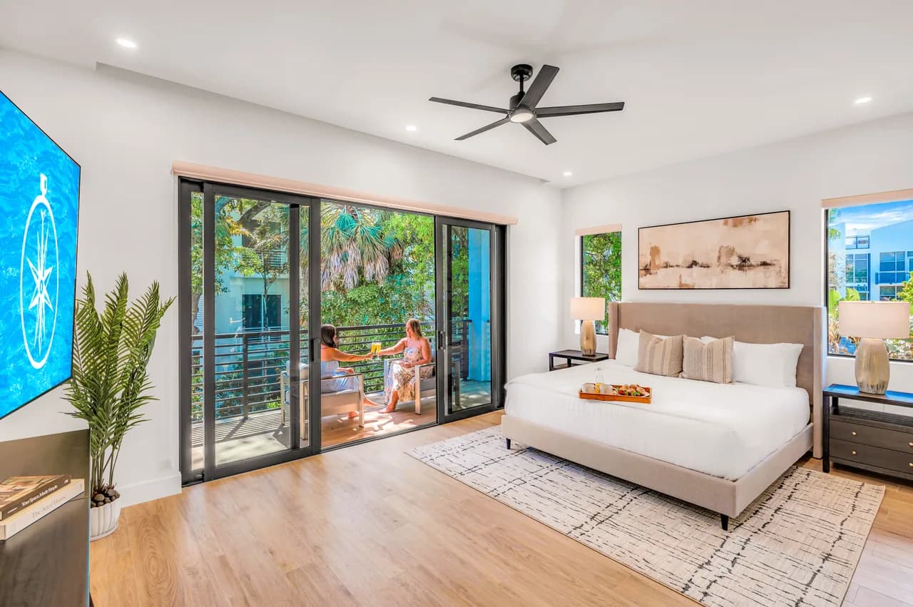 Centrally Located Townhouse with Heated Pool in Lauderdale Harbors photo 3