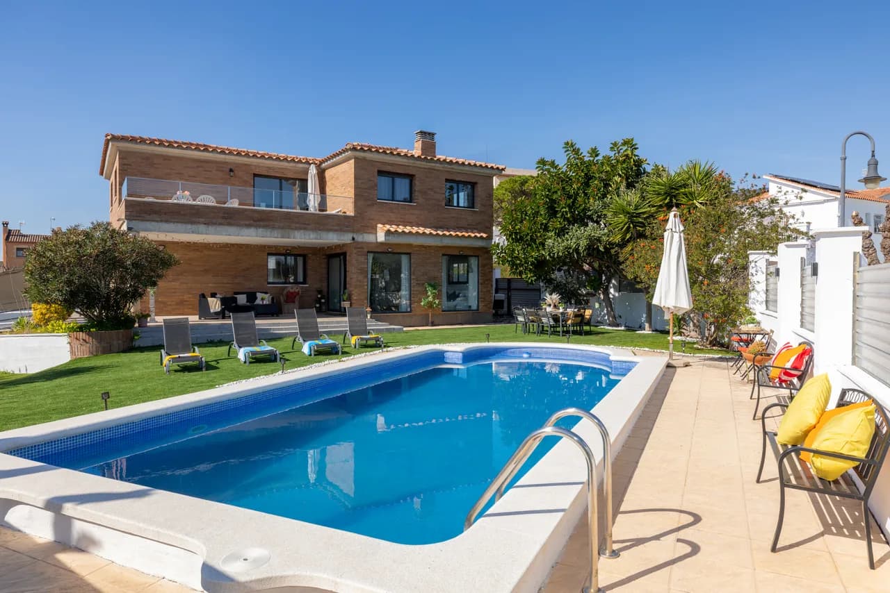 Modern Kitchen Villa in Roda de Bera photo 2
