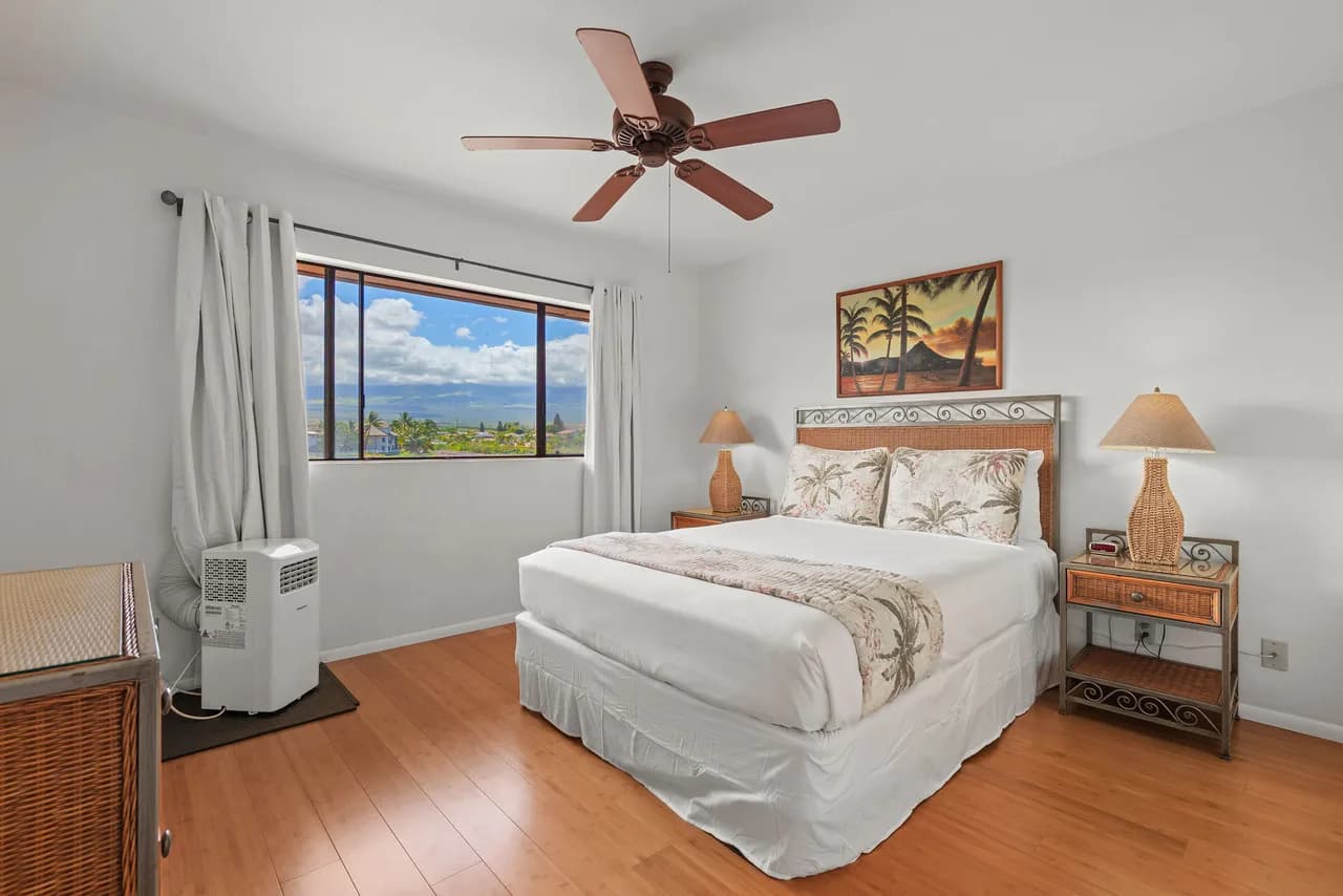 Kihei Bay Vista C-201 - Kihei 1BR Condo, AC, Lanai, WiFi, 45 Sec to Sugar Beach! photo 4