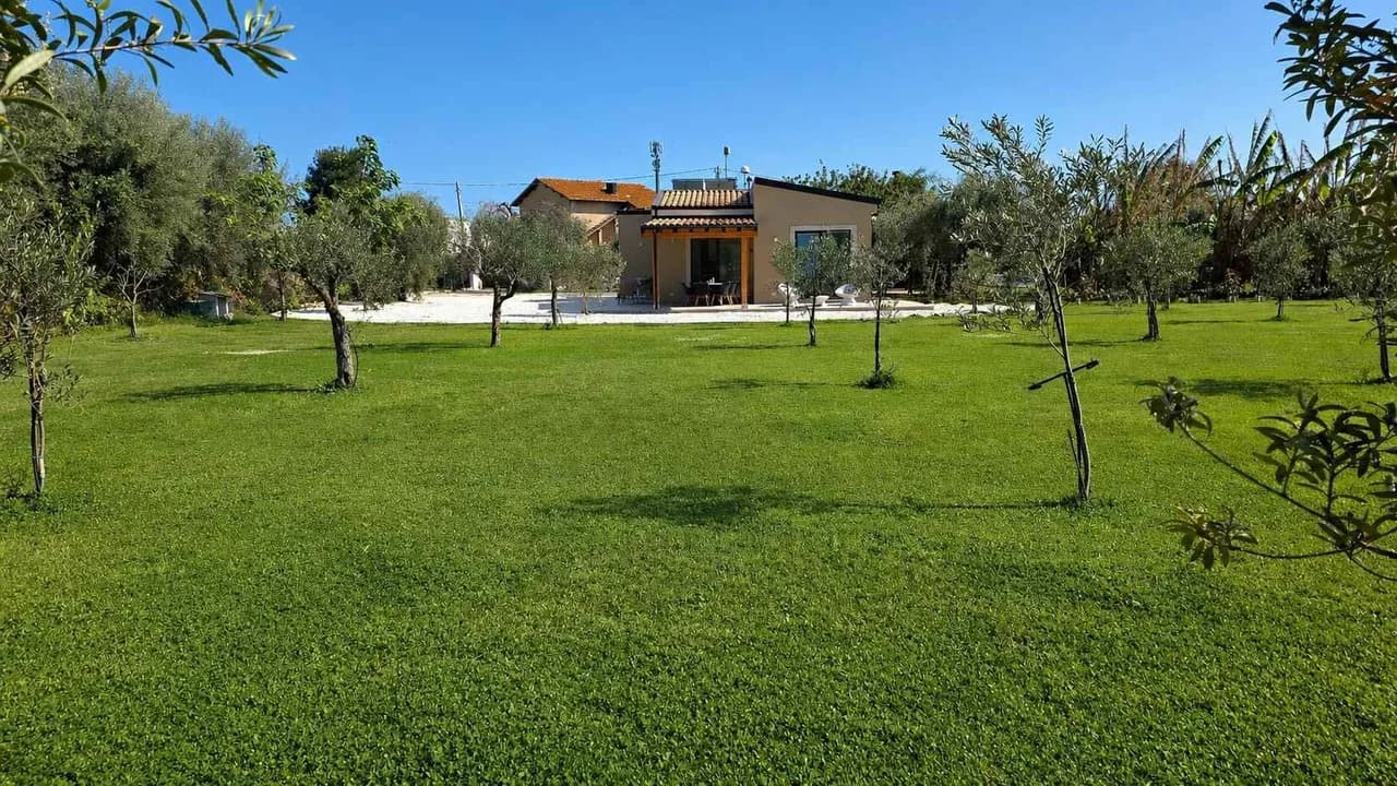 Coastal Two Bedroom Villa in Lido di Noto photo 4