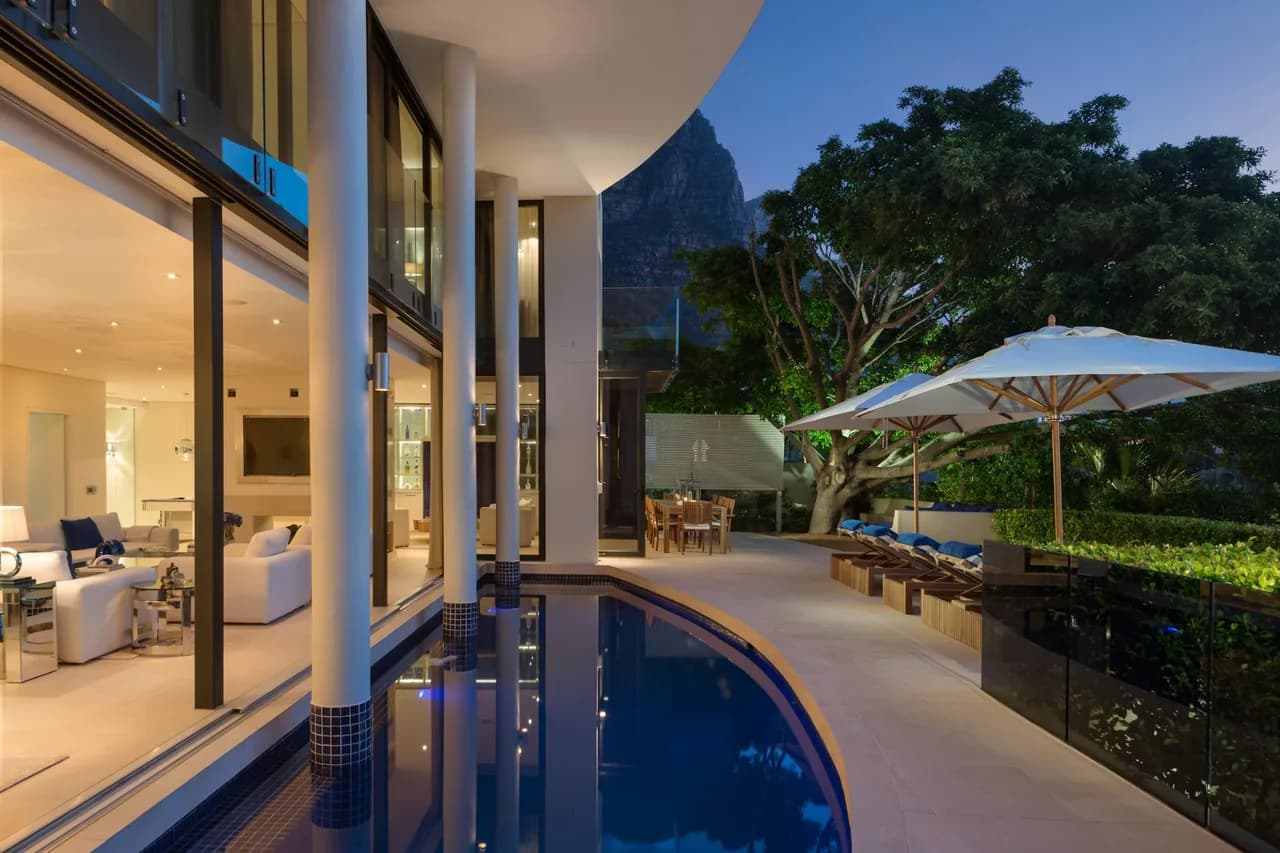 Luxury Villa with Gym in Camps Bay, Cape Town photo 3
