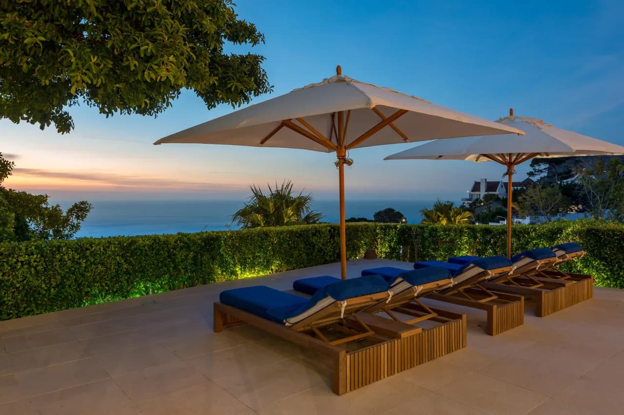 Luxury Villa with Gym in Camps Bay, Cape Town photo 4