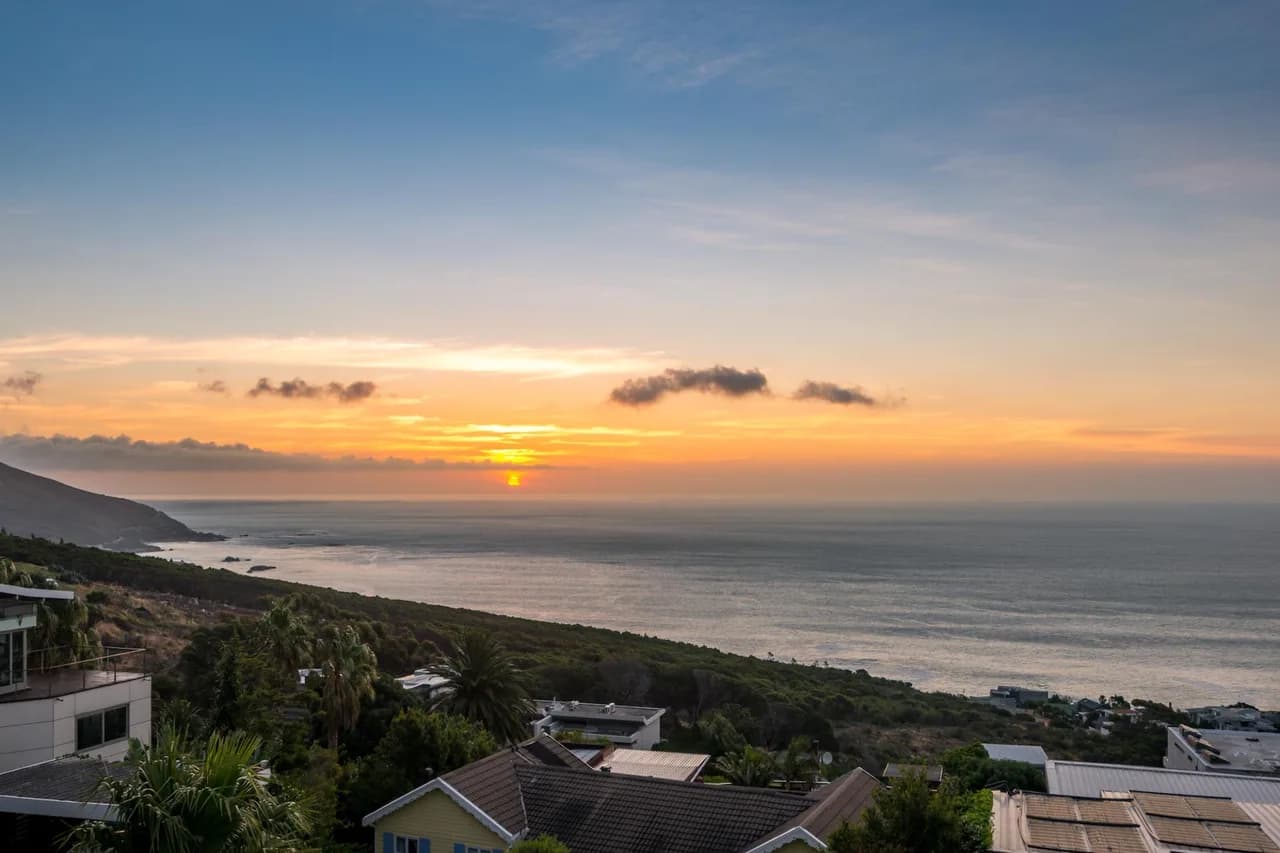 Luxury Villa with Gym in Camps Bay, Cape Town photo 5