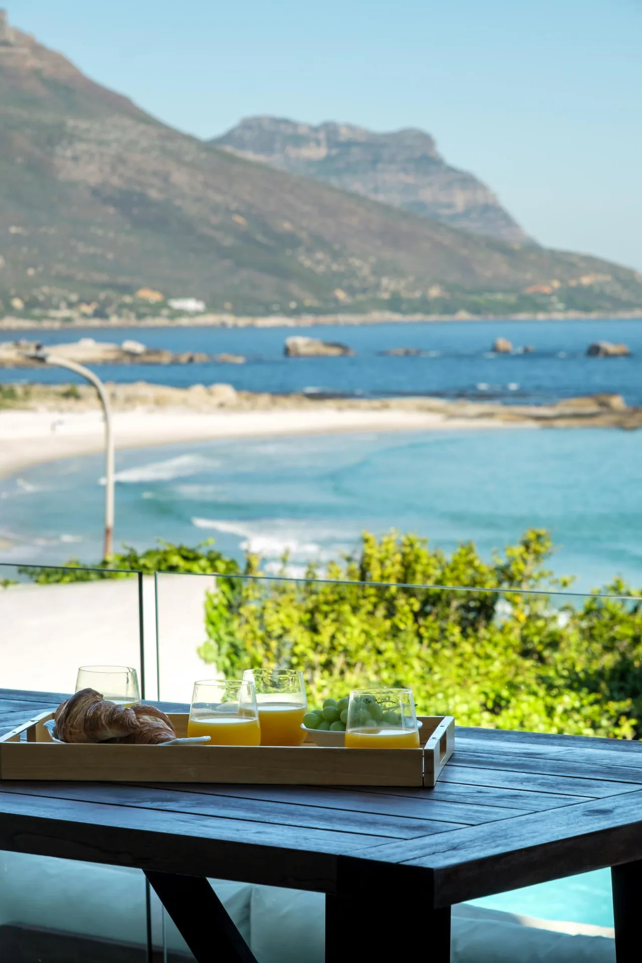 Clifftop Six Bedroom Villa in Camps Bay photo 3