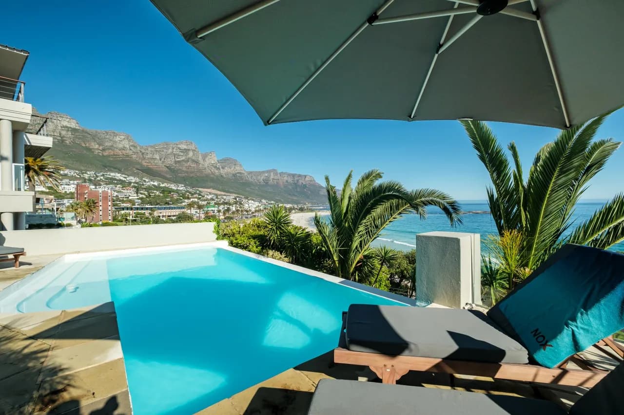 Clifftop Six Bedroom Villa in Camps Bay photo 4
