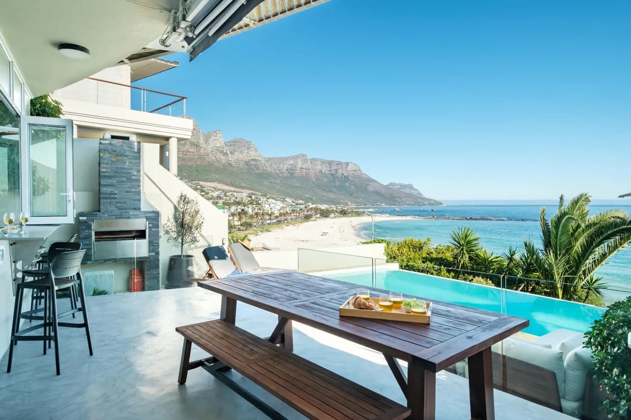 Clifftop Six Bedroom Villa in Camps Bay photo 5