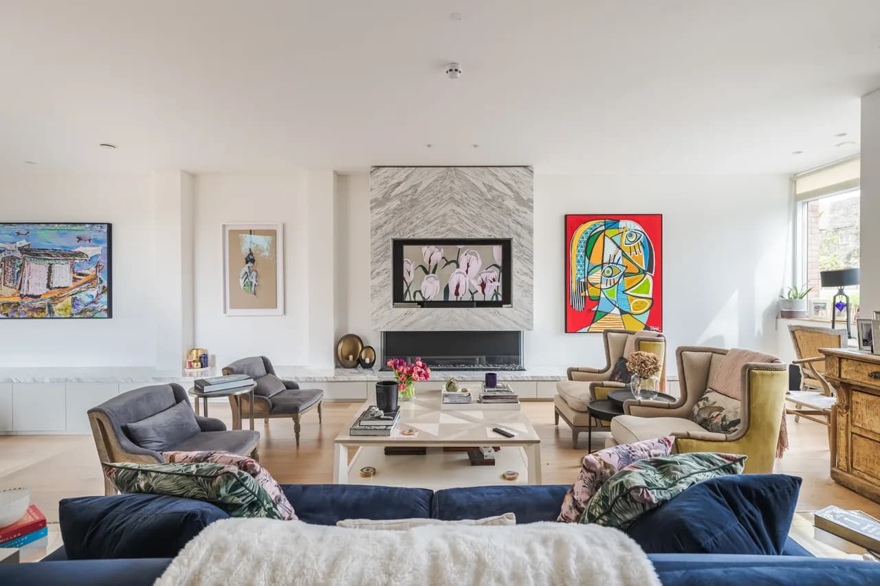 Parkland Modern Villa in London
