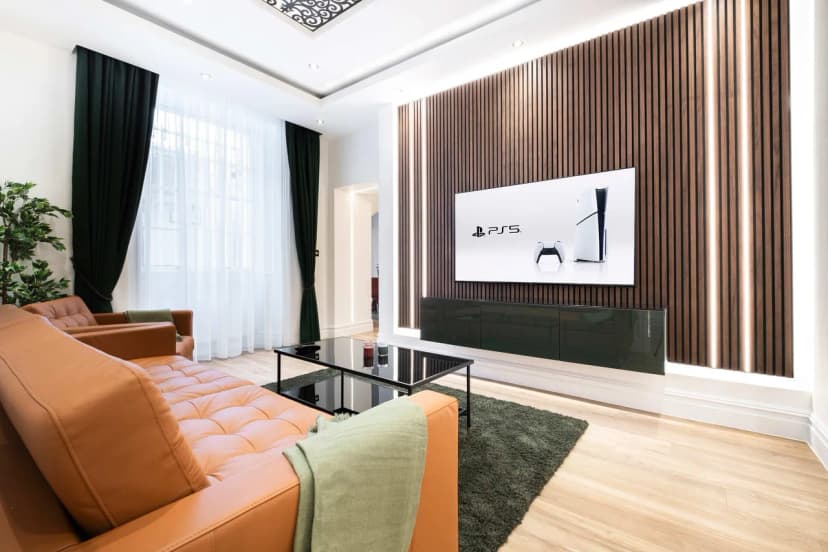Contemporary Two Bedroom Apartment in London