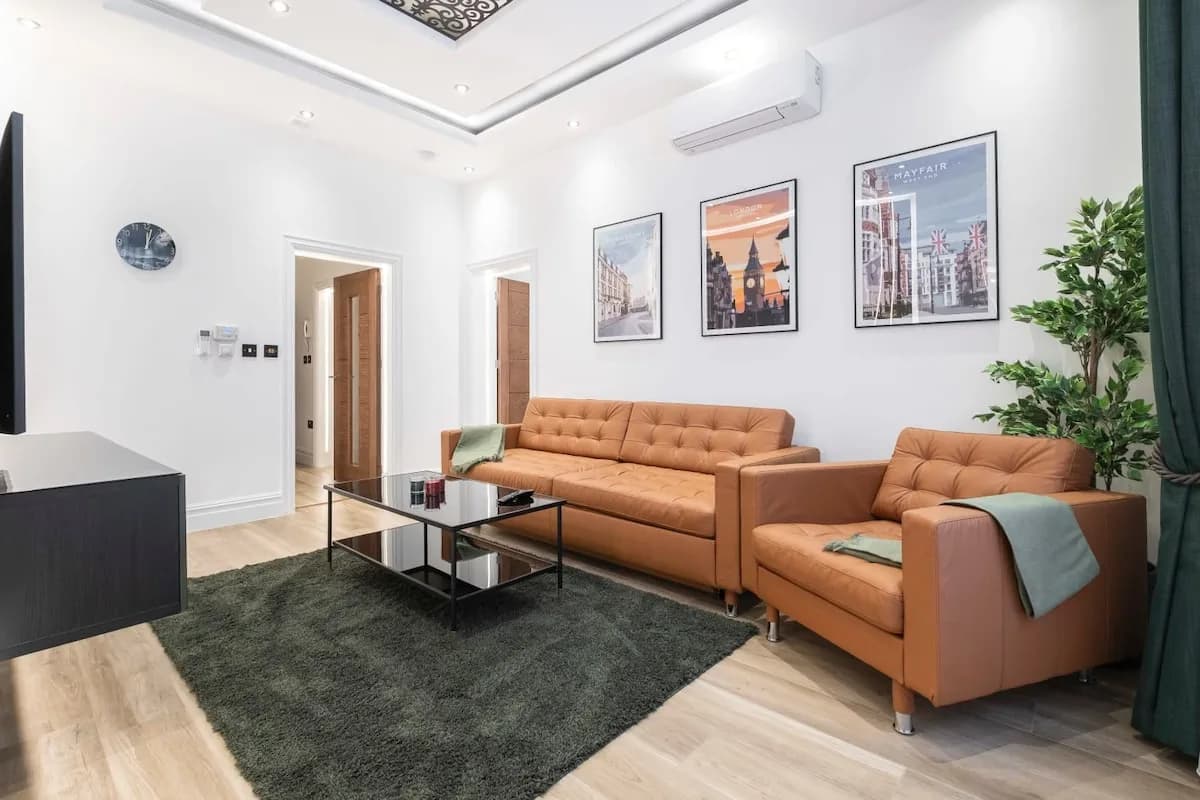 Charming Two Bedroom Apartment in London photo 2