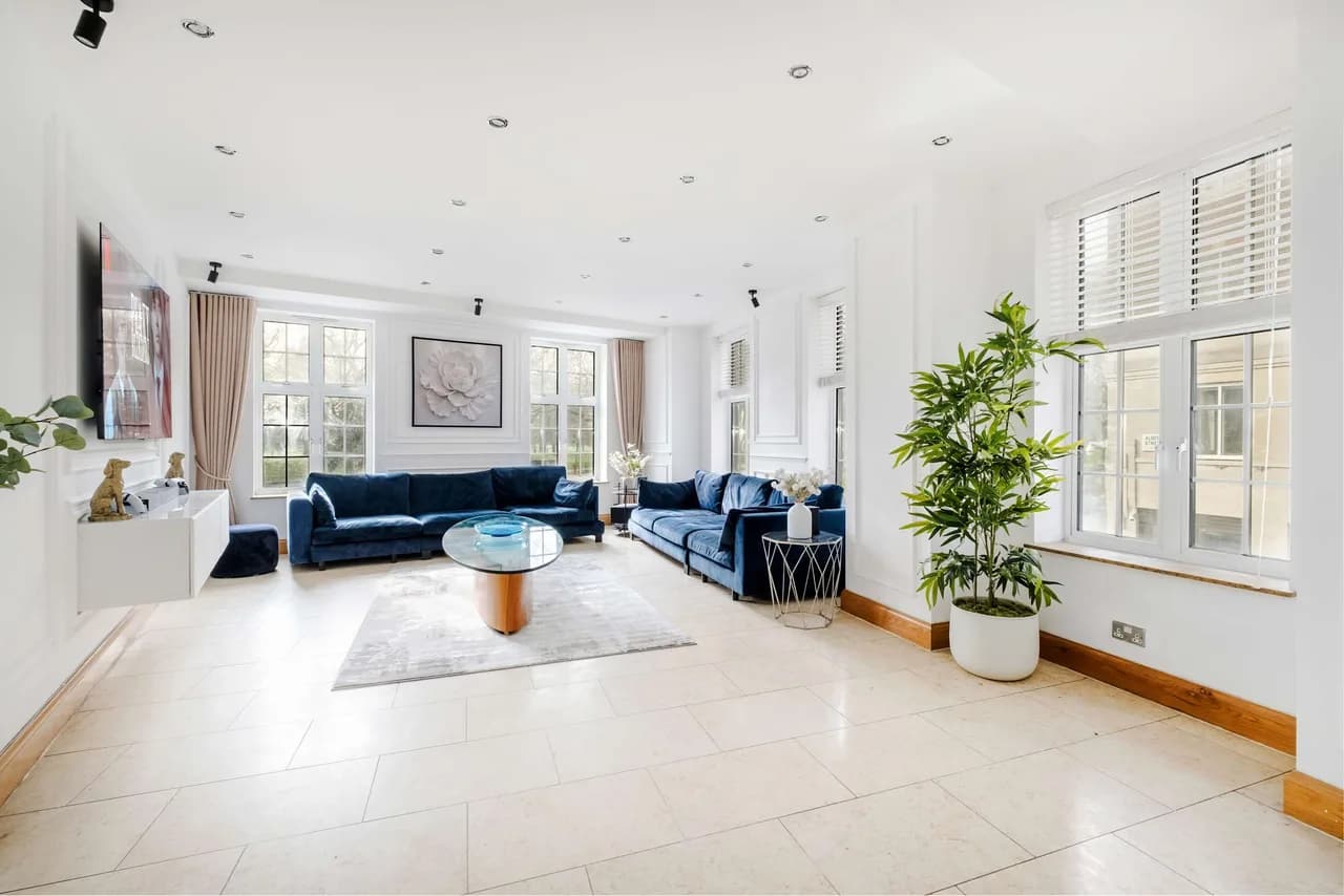 Luxury Four Bedroom Villa in Mayfair London photo 2