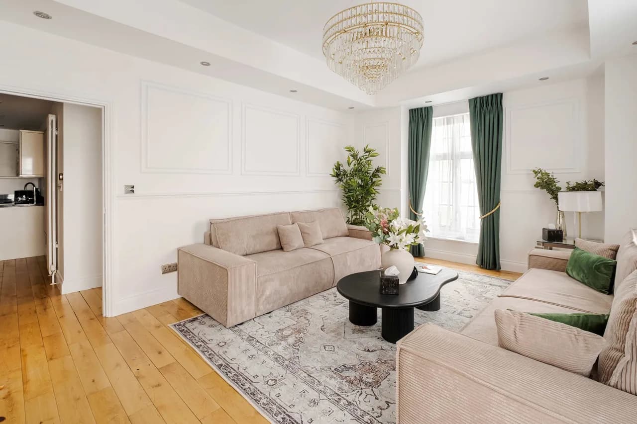 Elegant Two Bedroom Apartment in London photo 5
