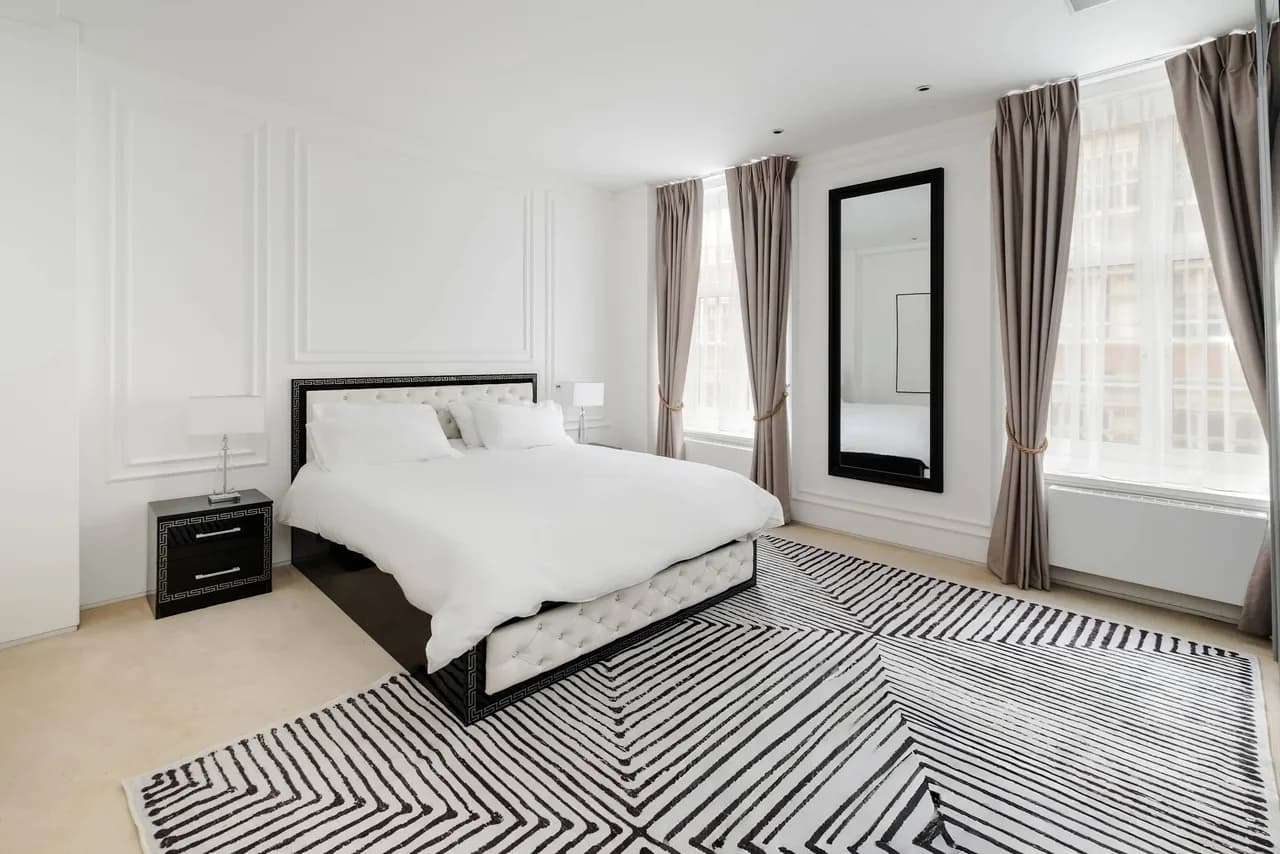 Elegant Four Bedroom Retreat in Mayfair London photo 3