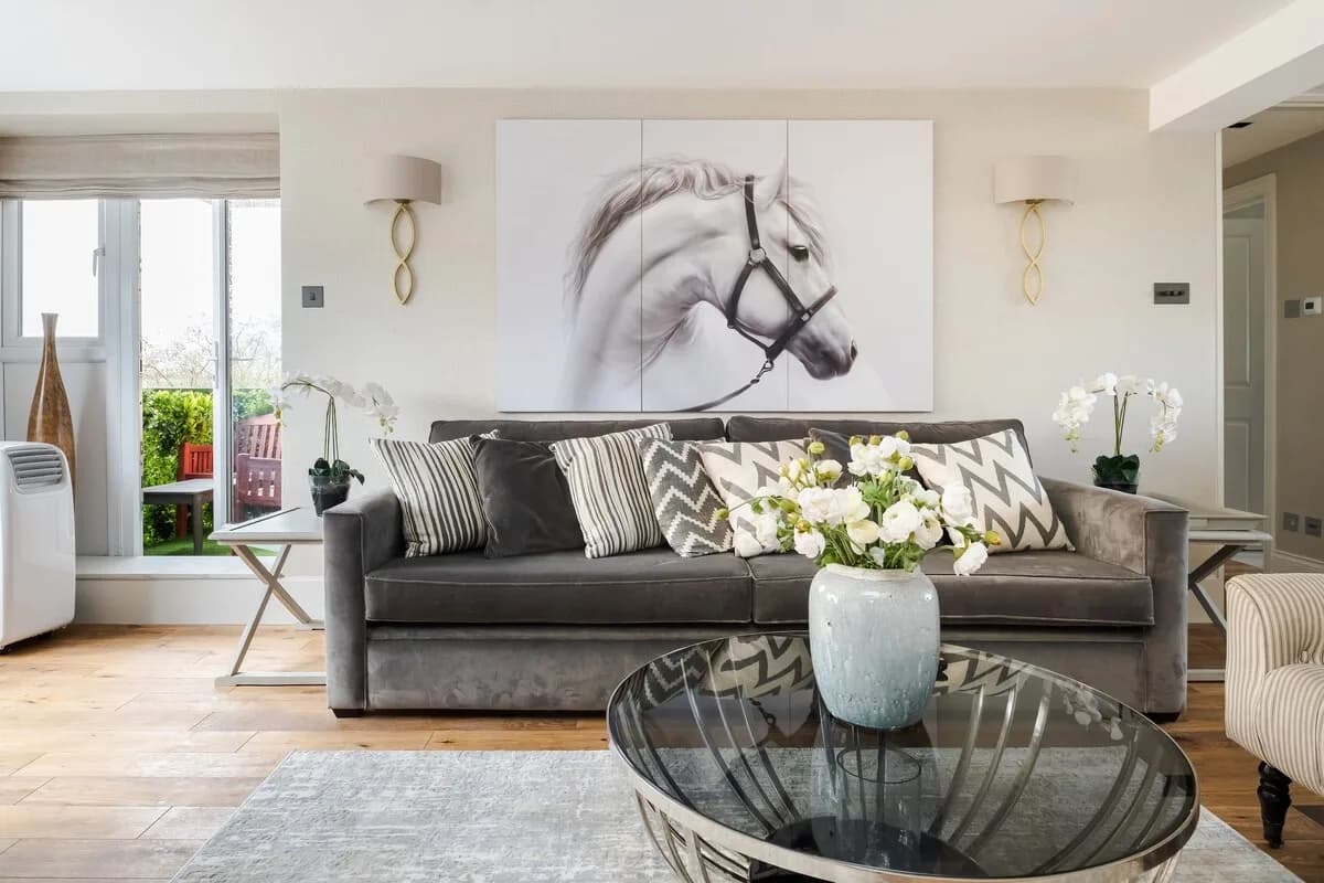 Elegant Three Bedroom Retreat in London photo 4