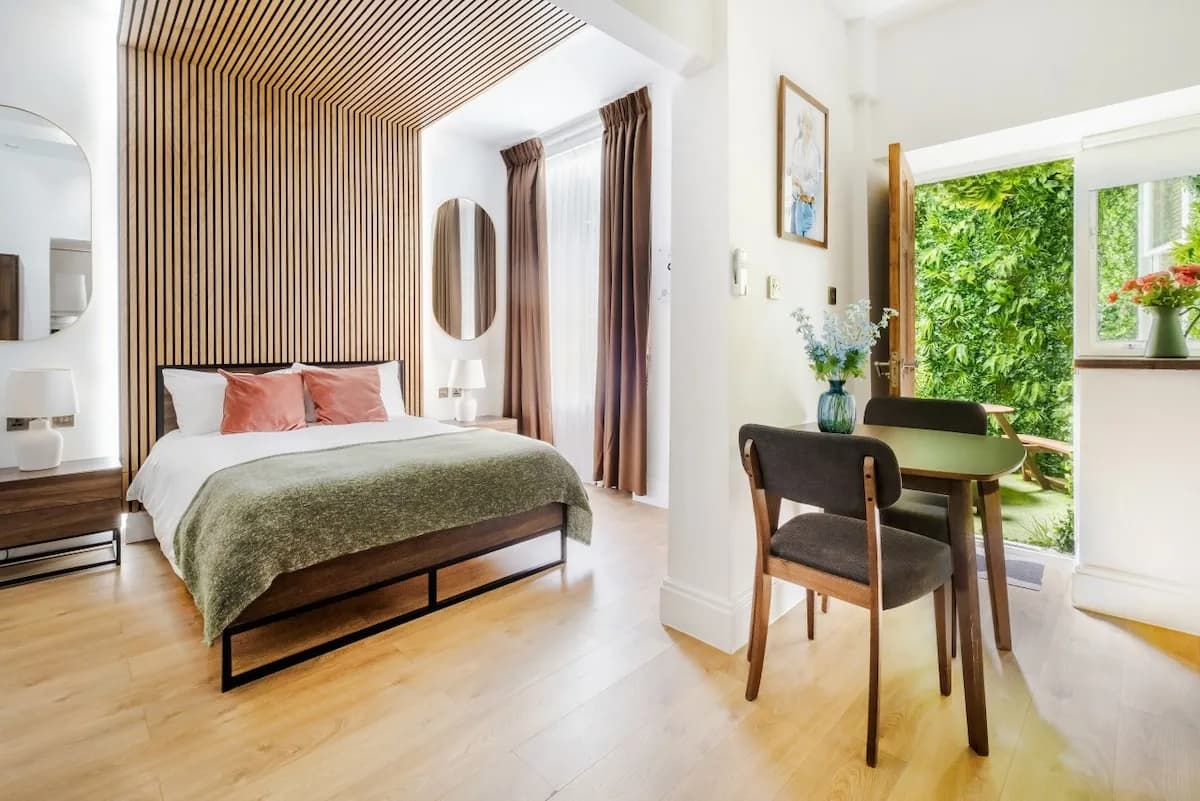 Charming One Bedroom Retreat in London