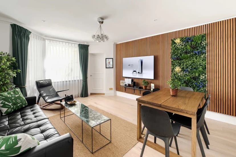 Elegant Two Bedroom Apartment in London