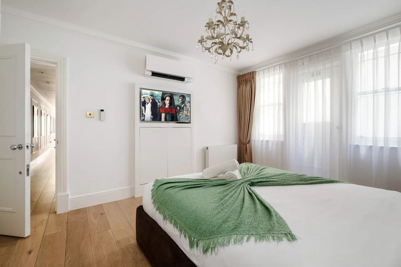 Chic Two Bedroom Apartment in Central London photo 3