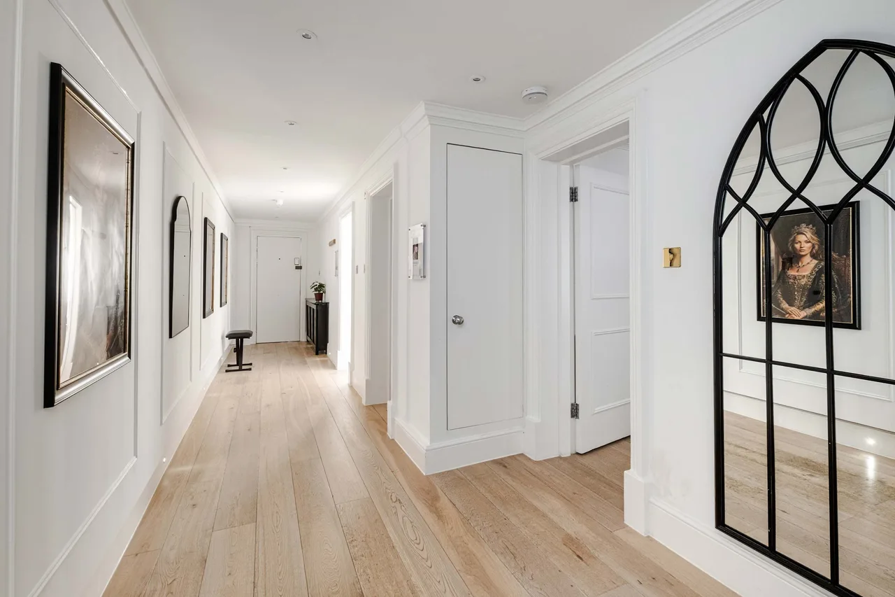Chic Two Bedroom Apartment in Central London photo 5