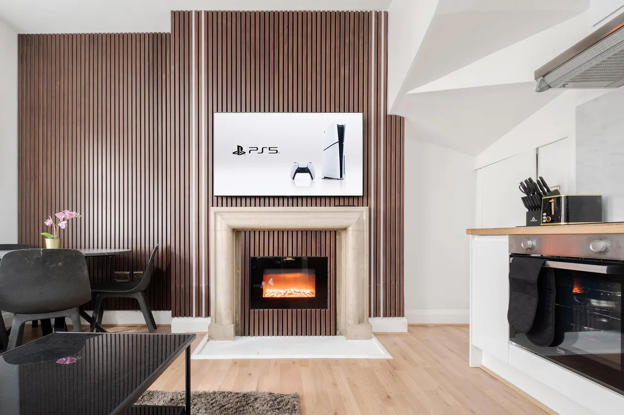 Chic One Bedroom Maisonette in London photo 3