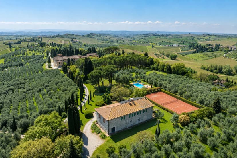Tennis Court Villa in Tuscany — Vinci