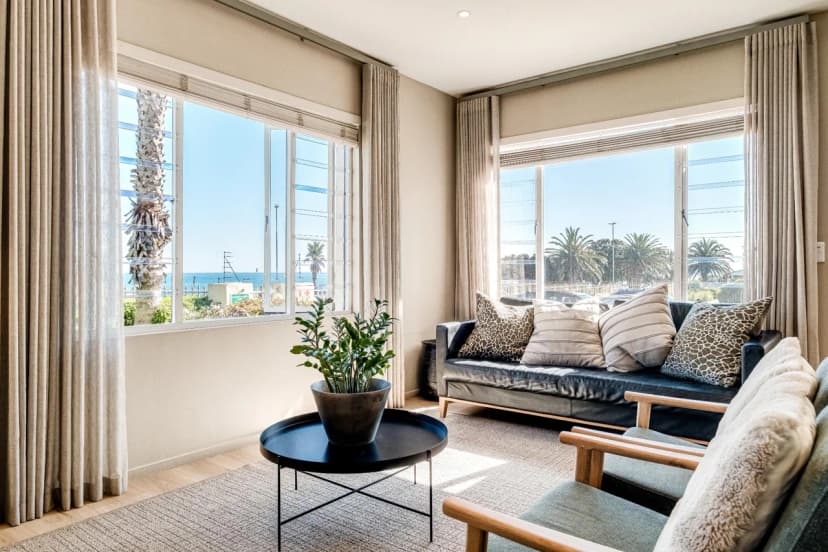 Camps Bay Stylish 2bed by the Tidal Pool Tidescape