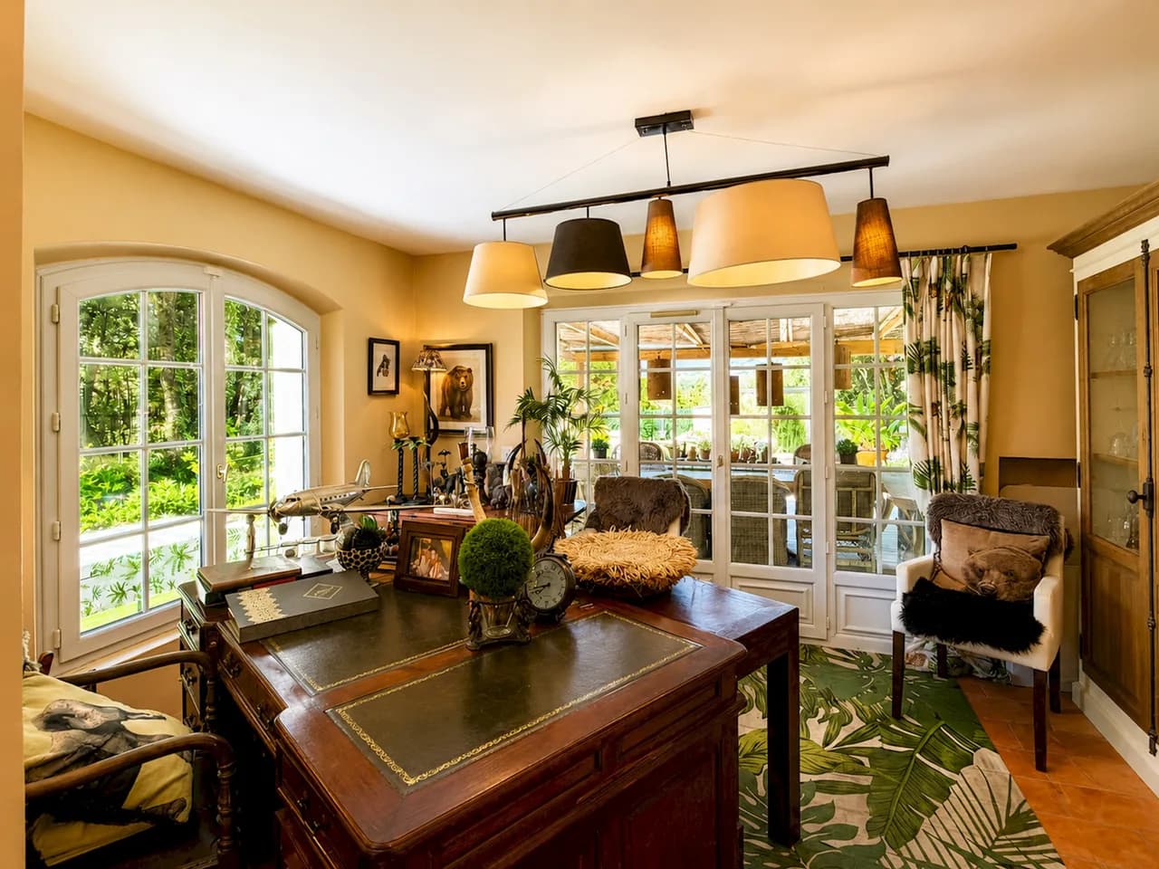 Elegant Four Bedroom Villa in Roquefort-les-Pins photo 2