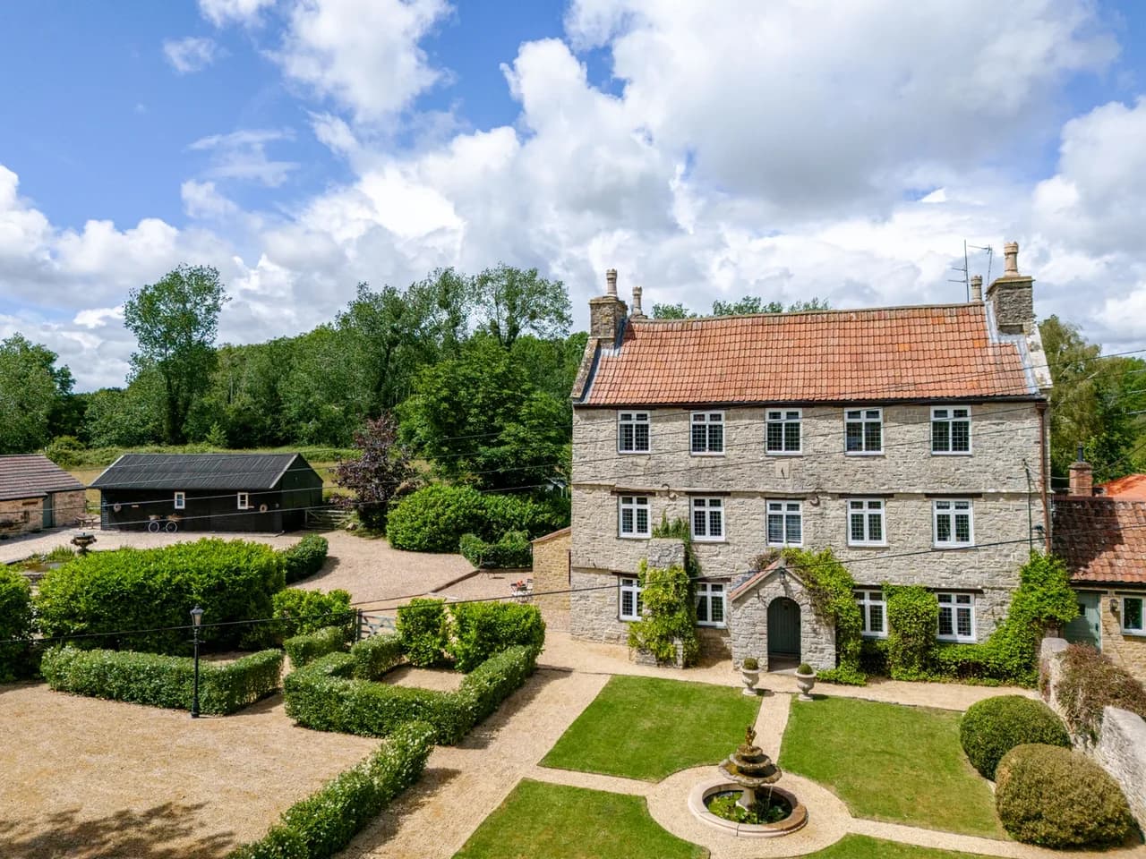 Charming Historic Farmhouse in Keynsham, Bristol