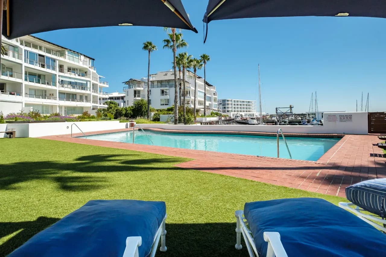 Safe 2 Bed with View in The Waterclub Bella Marina photo 4